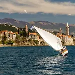 Apartman Rab With Private Dock And Sea Views Rab Town