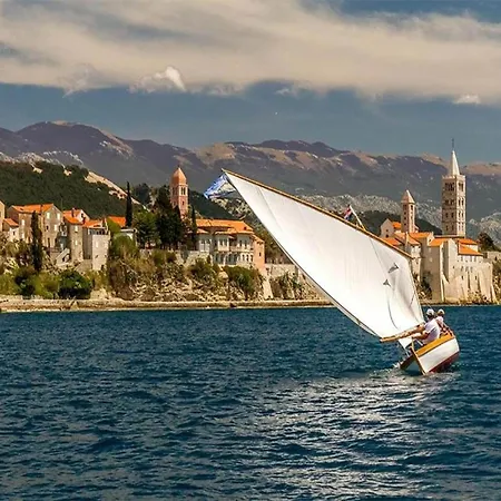 Apartament Rab With Private Dock And Sea Views Rab Town