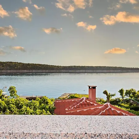 Rab With Private Dock And Sea Views 라브