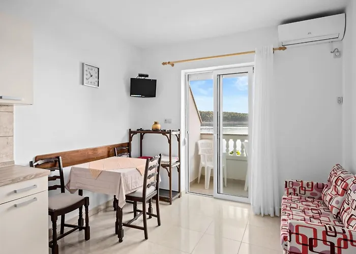 Apartamento Rab With Private Dock And Sea Views Rab Town