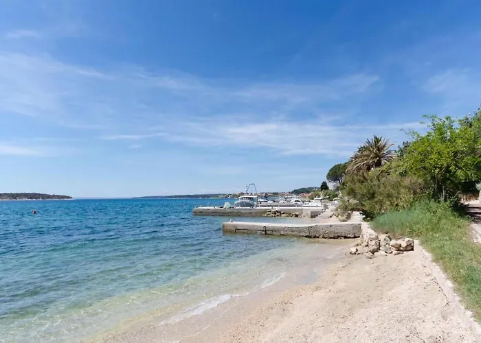 Apartamento Rab With Private Dock And Sea Views *