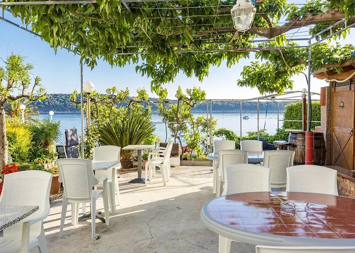 Apartamento Rab With Private Dock And Sea Views Rab Town
